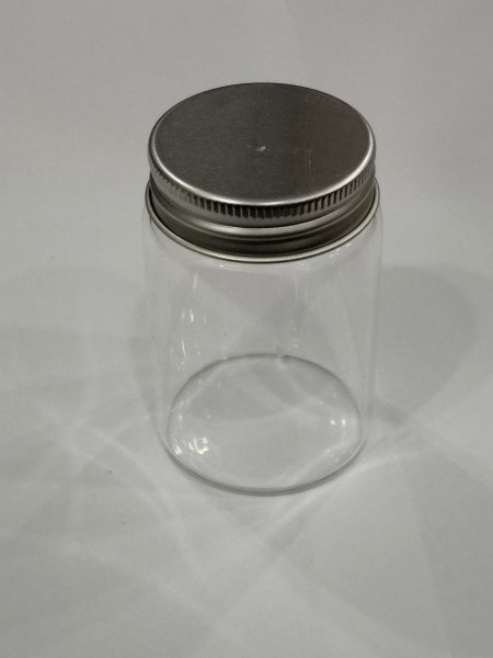 وعاء زجاج مع غطاء ارتفاع7سم.  قطر4.5