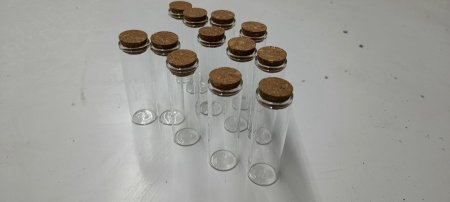 وعاء زجاج صغير ارتفاع 7.5قطر 2سم